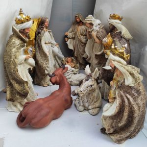 <h6>Šifra: J22</br> Visina: 22 cm</h6>